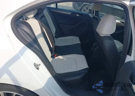 2016 Volkswagen Jetta 1.8T Sport из США, поврежденный, VIN 3VWD17AJ2GM268762